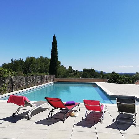 Les Garrigues De La Vallee Des Baux Параду Екстериор снимка
