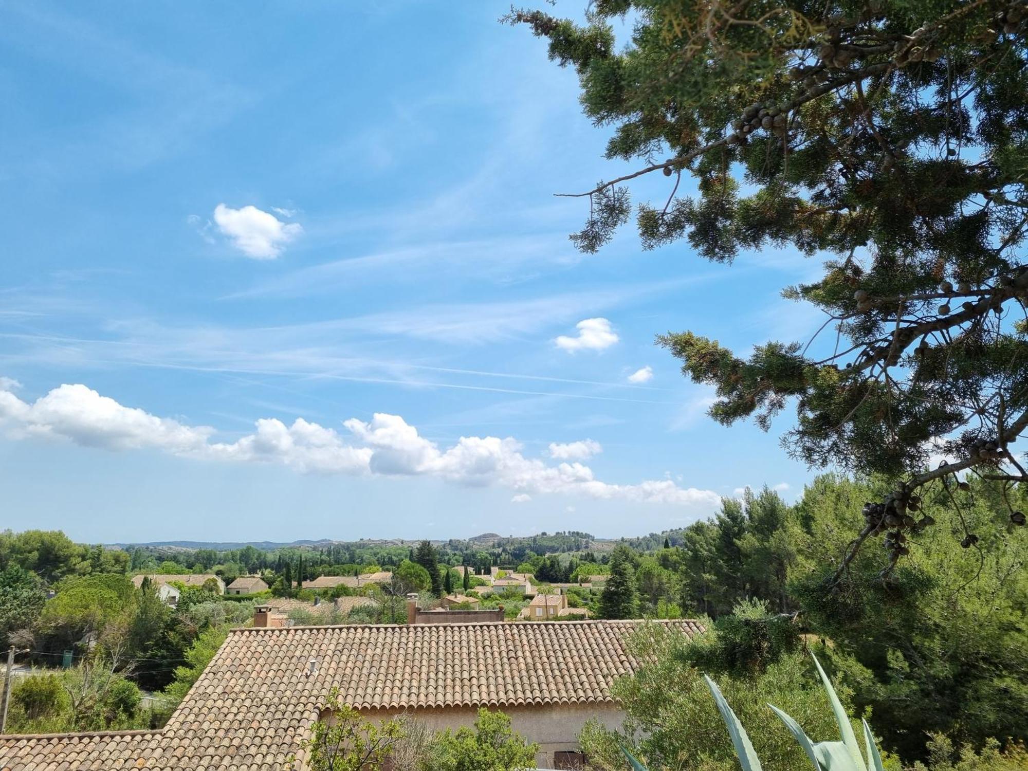 Les Garrigues De La Vallee Des Baux Параду Екстериор снимка