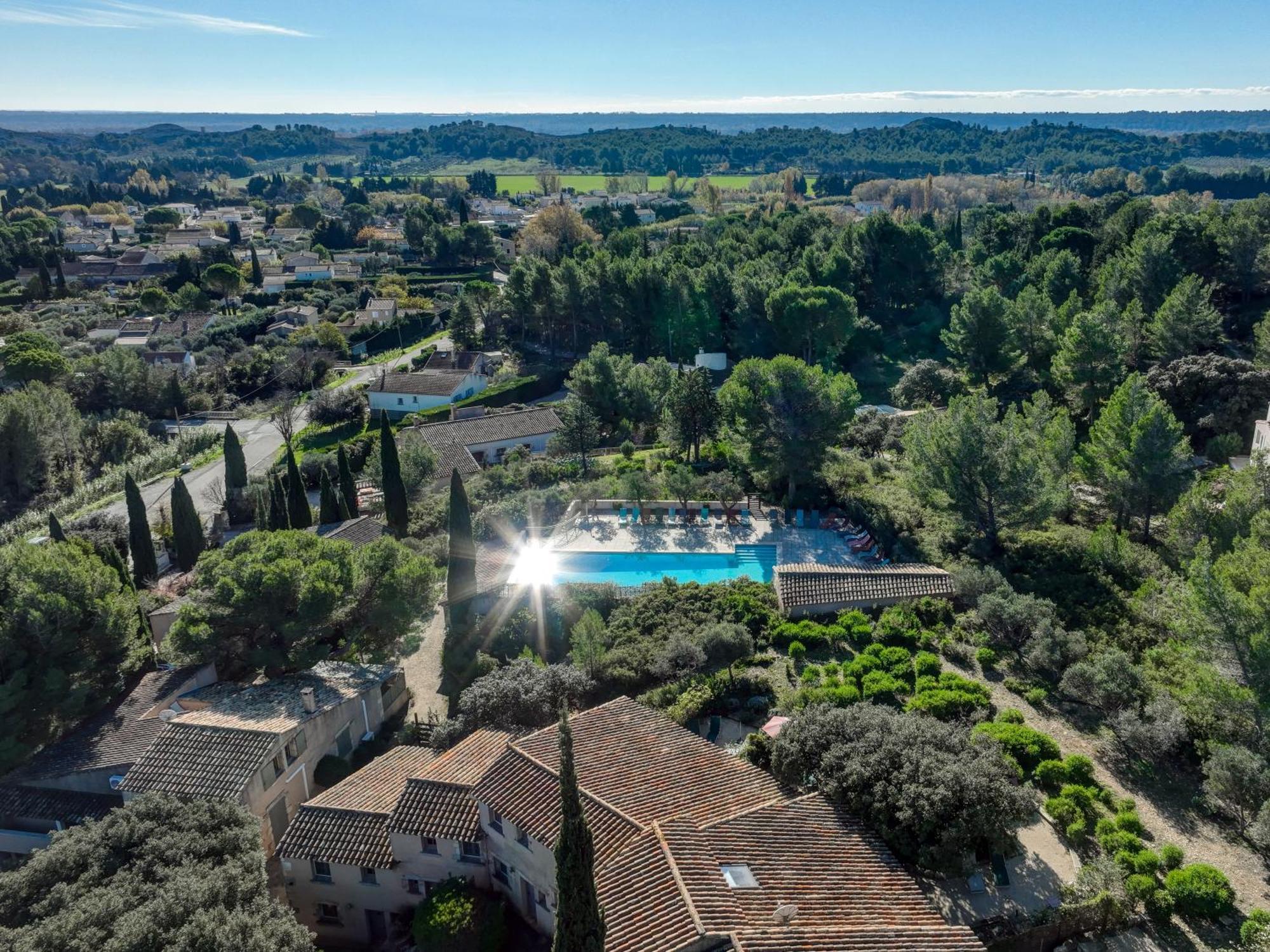 Les Garrigues De La Vallee Des Baux Параду Екстериор снимка