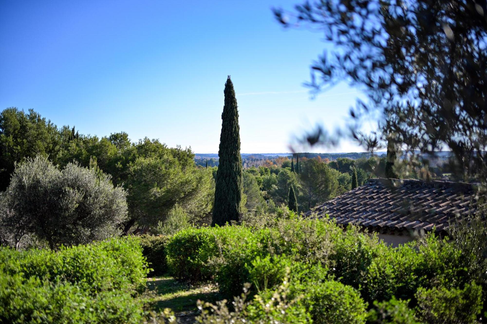 Les Garrigues De La Vallee Des Baux Параду Екстериор снимка